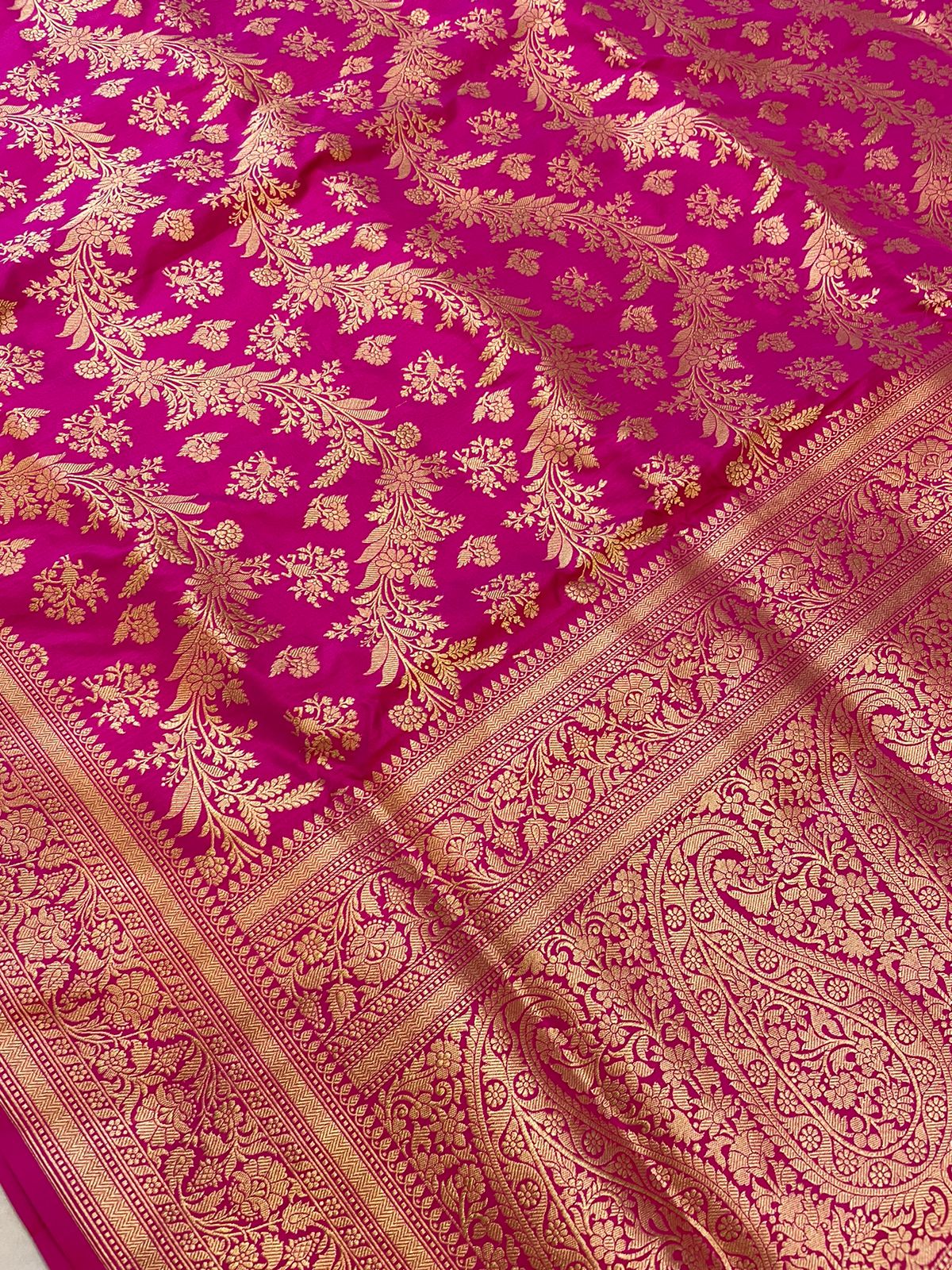 Pink Pure Katan Silk Handloom Banarasi Saree - Jaal work Fabric