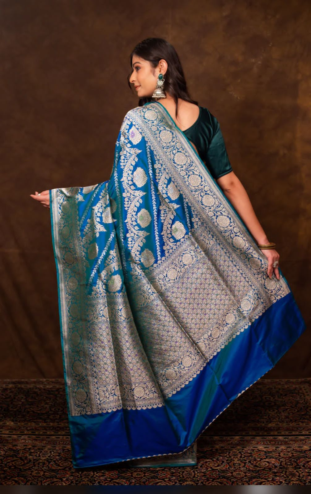 Peacock Blue Handloom Pure Katan Silk Banarasi Saree With Kadhwa Booti –  WeaverStory