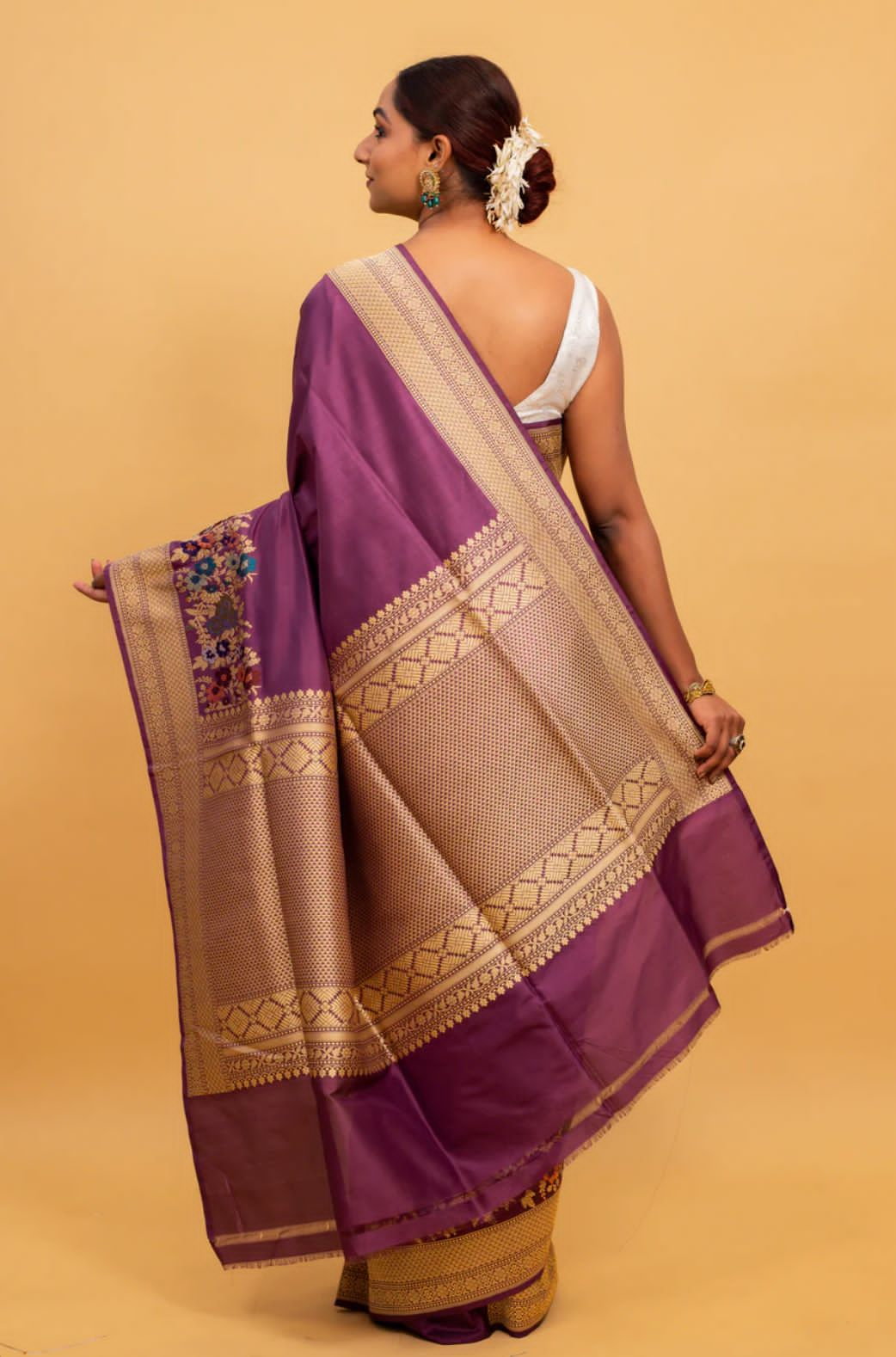 Vine Handloom Pure Katan Silk Banarasi Saree