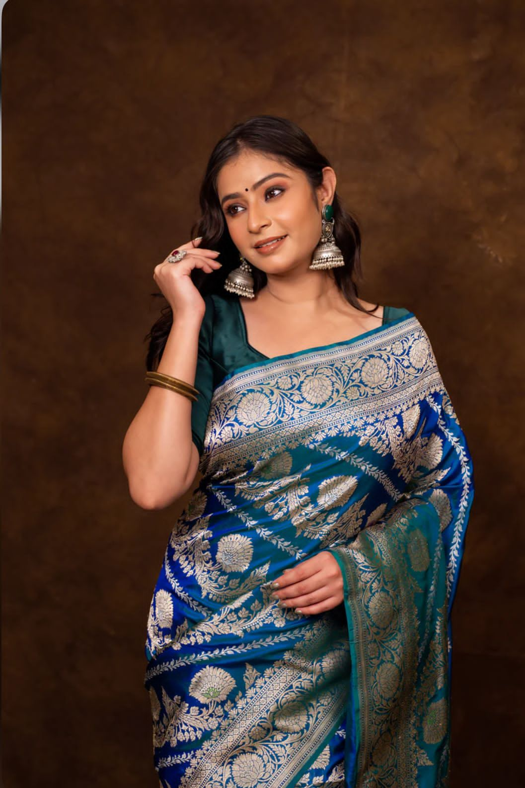 Buy Naeusa Tourquise Blue Banarasi Peacock Desing Polka Saree with  Unstiched Blouse Online at Best Prices in India - JioMart.